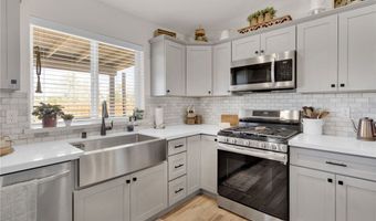21198 Balsa St, Apple Valley, CA 92308