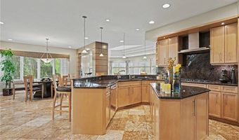 520 Bristol Dr, Aurora, OH 44202