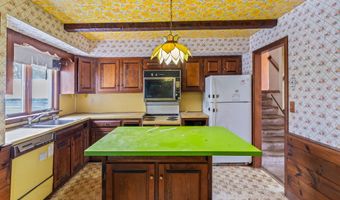 32 Brentwood Dr, Bloomfield, CT 06002