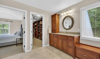 8105 Wycliffe Dr, Anderson Twp., OH 45244