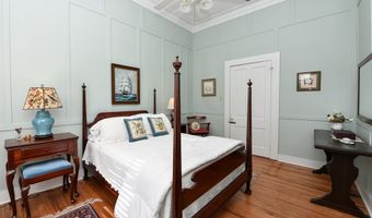 160 Ave C, Apalachicola, FL 32320