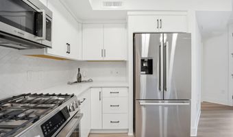 701 N HENRY St 210, Alexandria, VA 22314