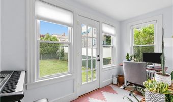11 Whitwell Pl, Newport, RI 02840