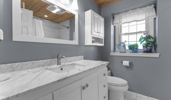58 Lantern View Dr, Branford, CT 06405