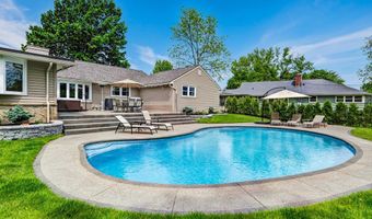 515 Park Club Ln, Amherst, NY 14221