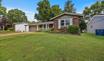 527 Blazedwood Dr, Ballwin, MO 63021