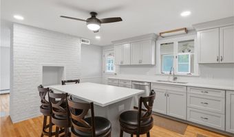 16 Old Simmonsville Rd, Johnston, RI 02919