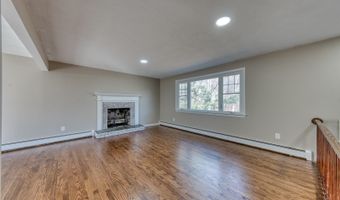 825 Old Hartford Rd, Colchester, CT 06415