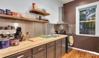 309 E Duffy St, Savannah, GA 31401