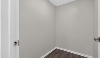46 E 44TH St, Bayonne, NJ 07002