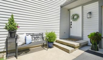 5 LINDEN SPRING Ln, Bear, DE 19701