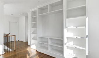 7705 HOLIDAY Ter, Bethesda, MD 20817
