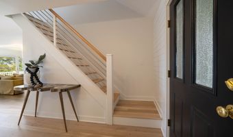 74 Quarry Dock Rd 74, Branford, CT 06405