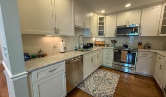 12 Boulevard Dr 152, Danbury, CT 06810