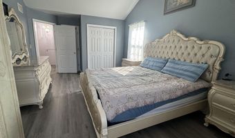 26 Gaston St, Aberdeen, NJ 07747