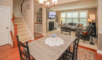 6 Lawrence Ave 6, Danbury, CT 06810