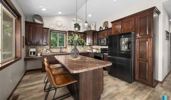 212 N Fairway Dr, Brandon, SD 57005
