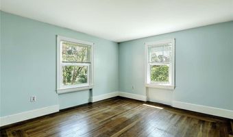 6 Woodbine St, East Providence, RI 02915