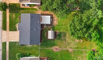 930 Bellestri Dr, Ballwin, MO 63021