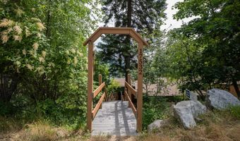 17532 E Bannock Dr, Bayview, ID 83803