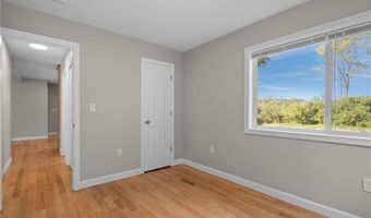 20 Maple Ct, Hopkinton, RI 02804