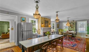 1220 Hope St, Bristol, RI 02809