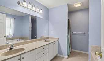1044 Bicentennial Pkwy, Ann Arbor, MI 48108