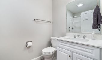 4 Highview Ter, Belfast, ME 04915