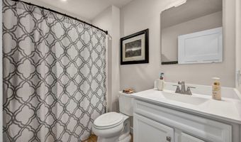 172 Eagle Cir, Amherst, OH 44001