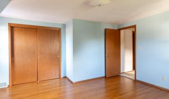 1717 E LINDBERGH St, Appleton, WI 54911