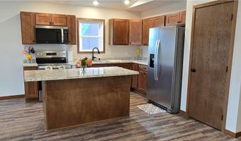 610 E 4th St, Albert Lea, MN 56007