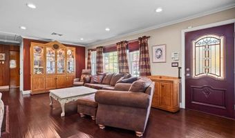 76 S Airmont Rd, Airmont, NY 10901