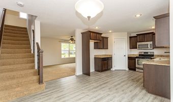 2010 SE Clover Ridge Dr, Ankeny, IA 50021