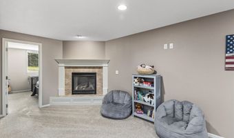 2413 SW 36th St, Ankeny, IA 50023
