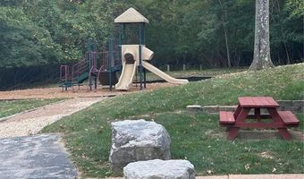 221 Braeshire Dr A, Ballwin, MO 63021