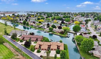7202 Harbor Dr, Algonac, MI 48001