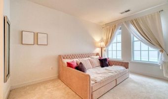 1023 N ROYAL St 204, Alexandria, VA 22314