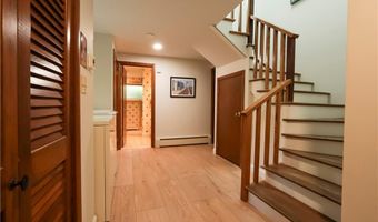 2 Buckingham St, Barrington, RI 02806