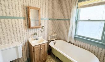 404 N 2nd St, Arkansas City, KS 67005