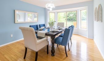 2864 Mystic Dr, Ann Arbor, MI 48103