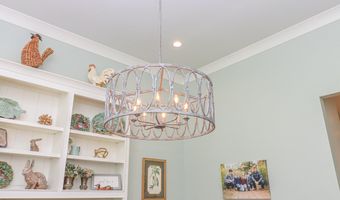 170 Fallen Oak Dr, Brandon, MS 39047