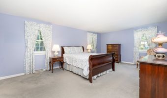 83 Peach Tree Ln, Bristol, CT 06010