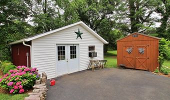 1538 Redfields Rd, Appomattox, VA 24522