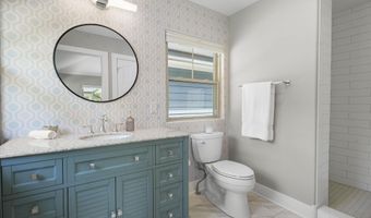 10 Roxbury Rd, Madison, WI 53704