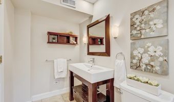 223 W Tanglewood Dr, Arlington Heights, IL 60004