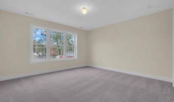 2 Potters Ct, Bayville, NJ 08721