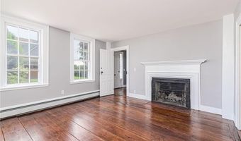 34 Pleasant St, North Kingstown, RI 02852