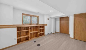 626 Samuel Dr, Madison, WI 53717