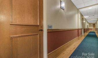 59 College St 402, Asheville, NC 28801