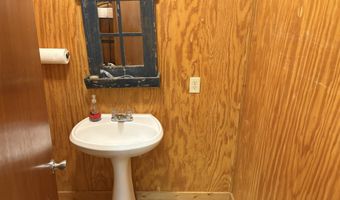205 N Hayden St, Belzoni, MS 39038